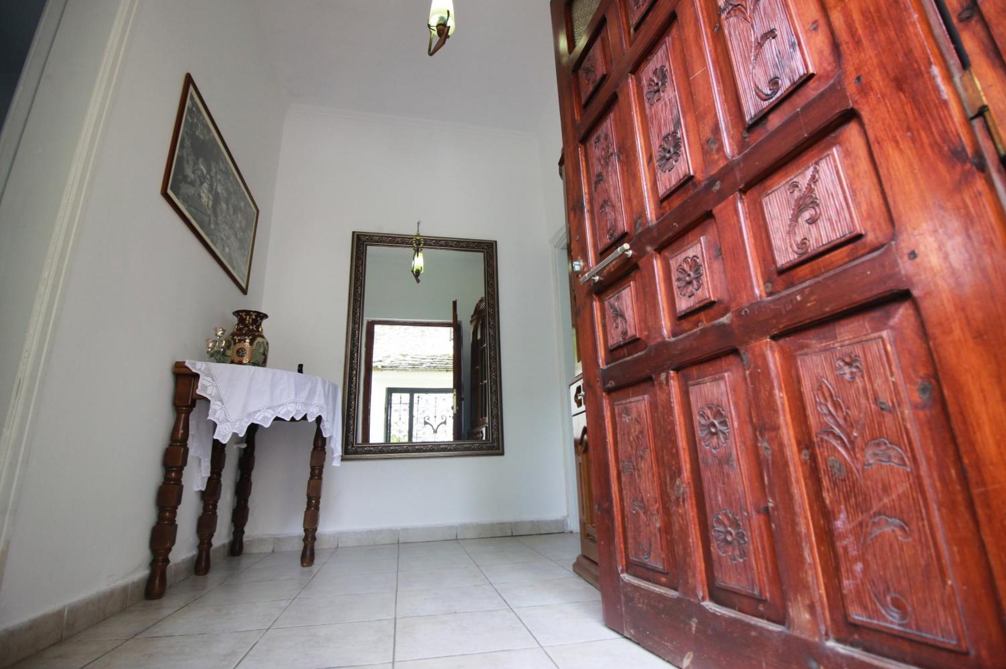 Emblematic House Apartment 2 Gjirokastër Екстериор снимка